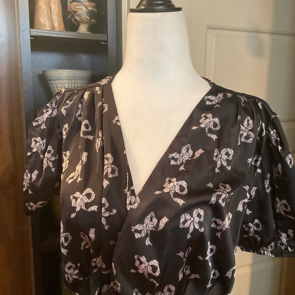 “BETSY JOHNSON” BOW PATTERN NAVY AND WHITE DRESS. - Picture 6 of 16